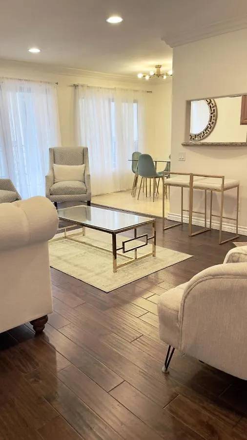 Luxury 2-Bedroom Condo In Studio City Los Angeles